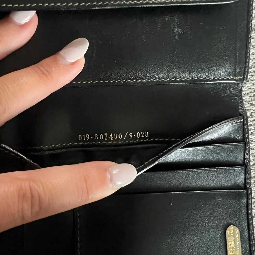 Fendi Wallet - Picture 2 of 9